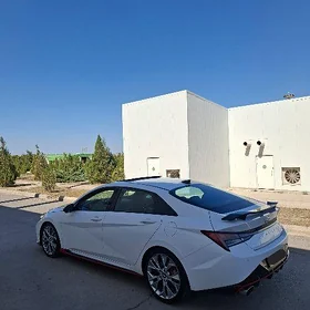 Hyundai Elantra 2023