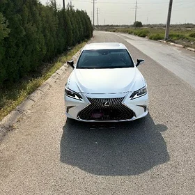 Lexus ES 250 2021