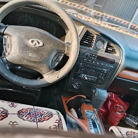 Infiniti QX4 2002