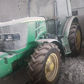 John Deere 2020