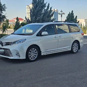 Toyota Sienna 2017