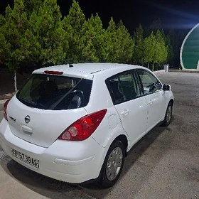 Nissan Versa 2012