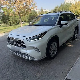 Toyota Highlander 2021