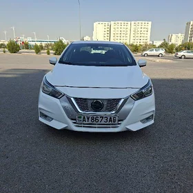 Nissan Versa 2021