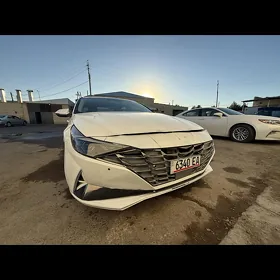 Hyundai Elantra 2023