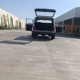 Lada Niva 2000