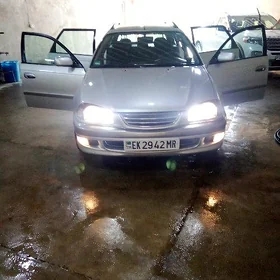 Toyota Avensis 2001