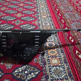 JBL uly manitor