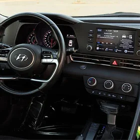 Hyundai Elantra 2021