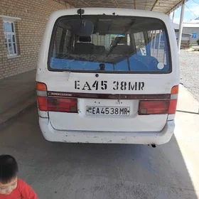 Toyota Hiace 1994