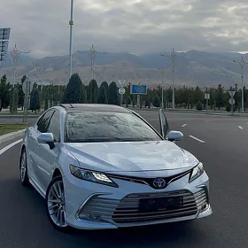 Toyota Camry 2023