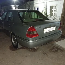 Mercedes-Benz C320 1995