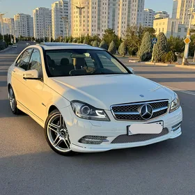 Mercedes-Benz C350 2011