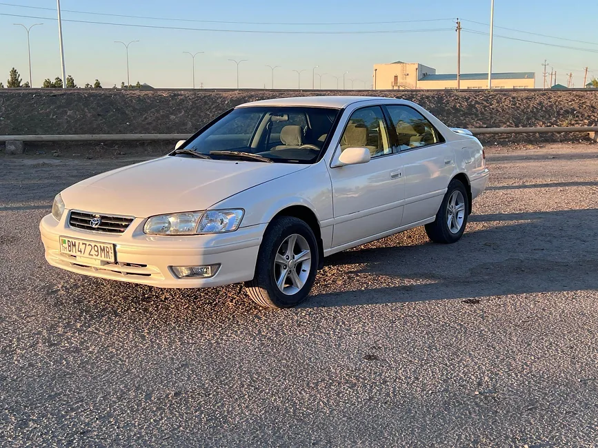 Toyota Camry 2000 - 1