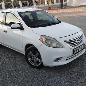 Nissan Versa 2013