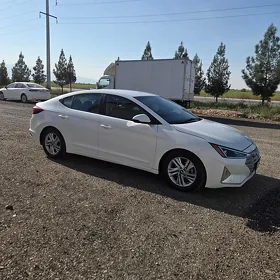 Hyundai Elantra 2020