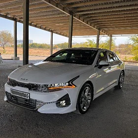 Kia K5 2023