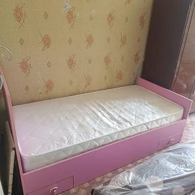 Продам мебель для девочки