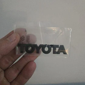 Toyota Camry Emblema Ÿazgy