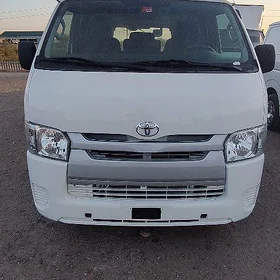 Toyota Hiace 2021