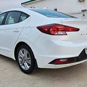 Hyundai Elantra 2018