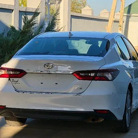 Toyota Camry 2022