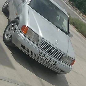 Mercedes-Benz S-Class 1995