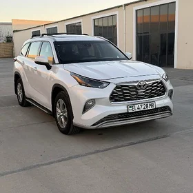 Toyota Highlander 2022