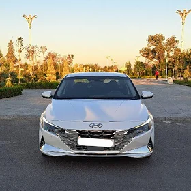 Hyundai Elantra 2022