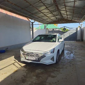 Hyundai Elantra 2020