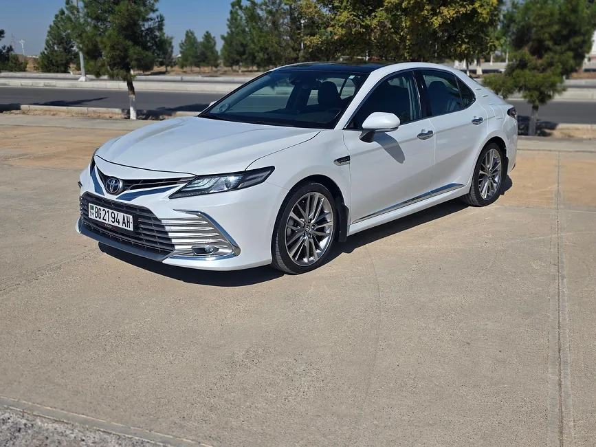 Toyota Camry 2023 - 1