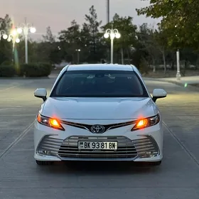 Toyota Camry 2021