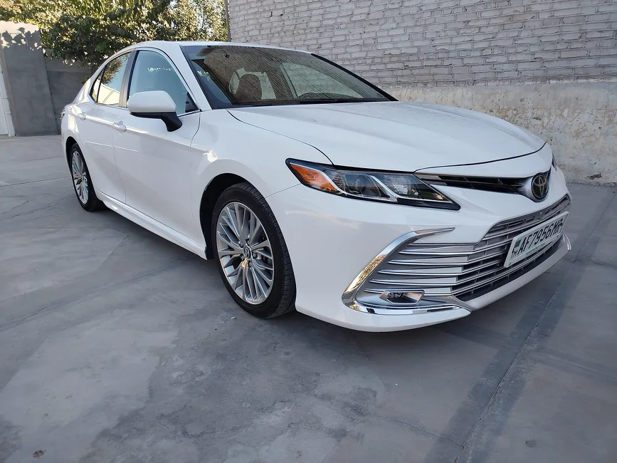 Toyota Camry 2020 - 1