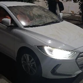 Hyundai Elantra 2019