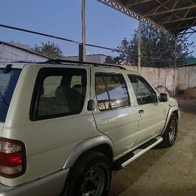 Nissan Pathfinder 2002