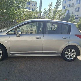 Nissan Tiida 2008