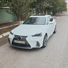 Lexus IS 2018