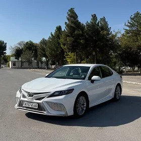 Toyota Camry 2021