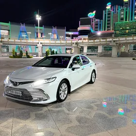 Toyota Camry 2021