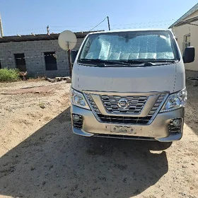 Nissan NV3500 2020
