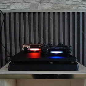PS4 SLim