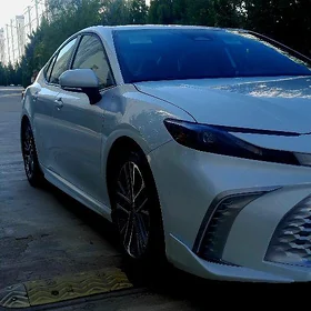 Toyota Camry 2025