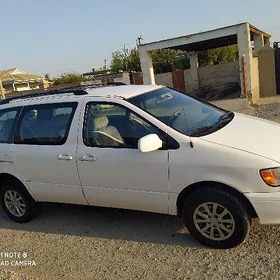 Toyota Sienna 2002