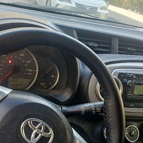 Toyota Yaris 2013