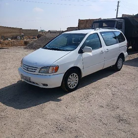 Toyota Sienna 2001