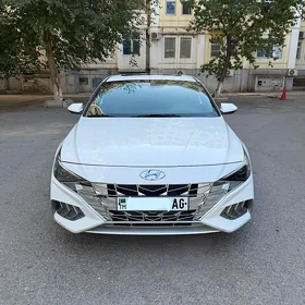 Hyundai Elantra 2023