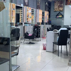 Aura salon