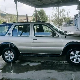 Nissan Pathfinder 1999