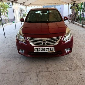 Nissan Versa 2012