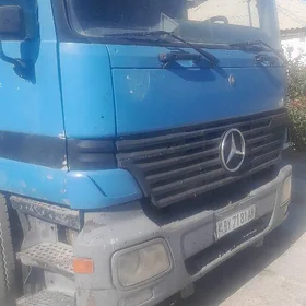 Mercedes-Benz ACTROS 3331 2005